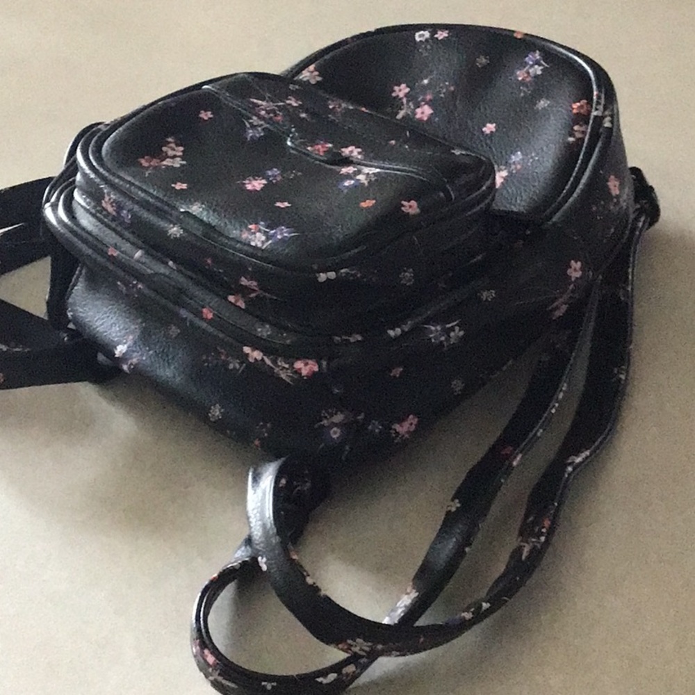 Bundle 2 Backpacks - image 4